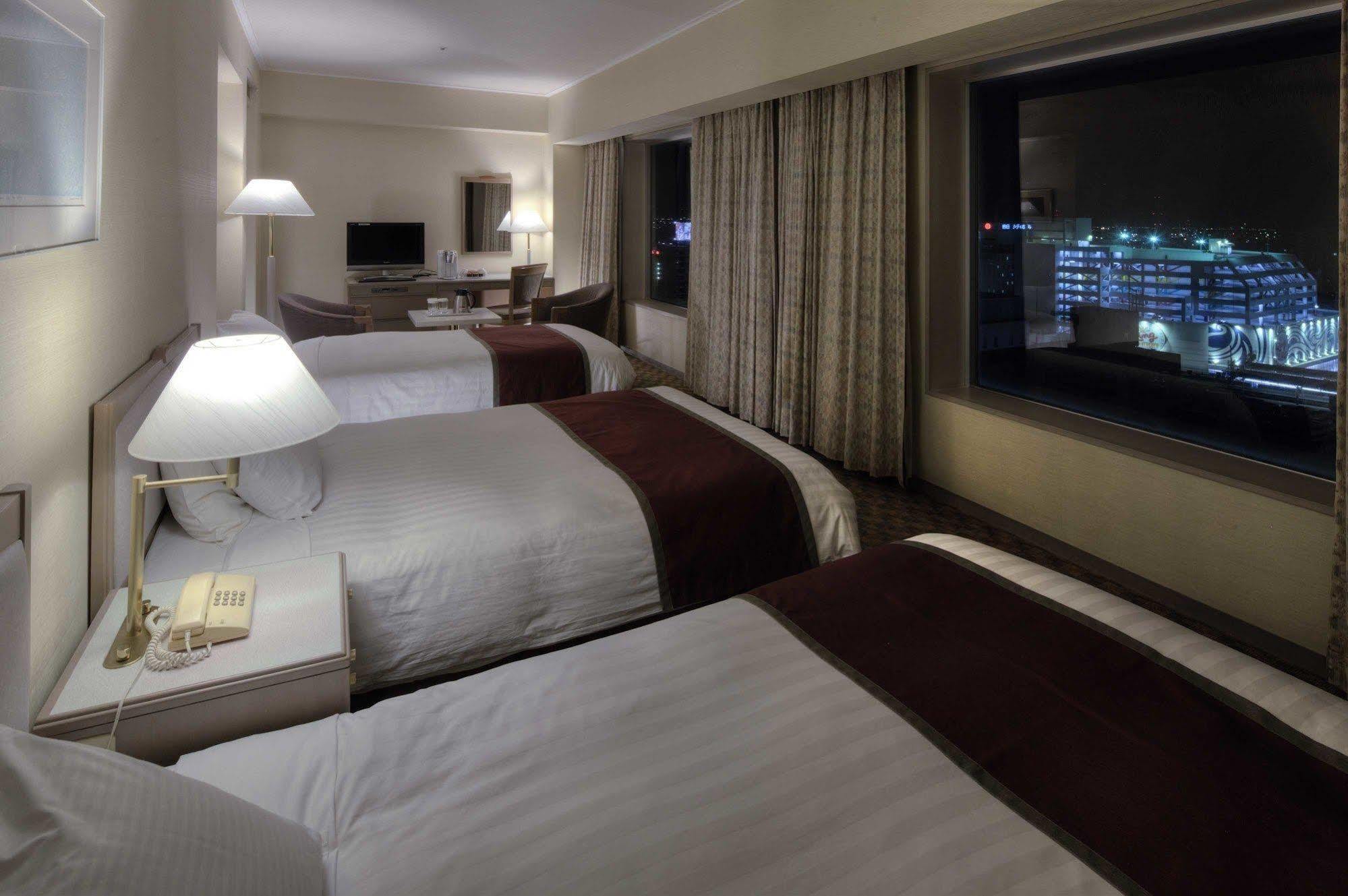 Miyako Hotel Yokkaichi Exteriör bild